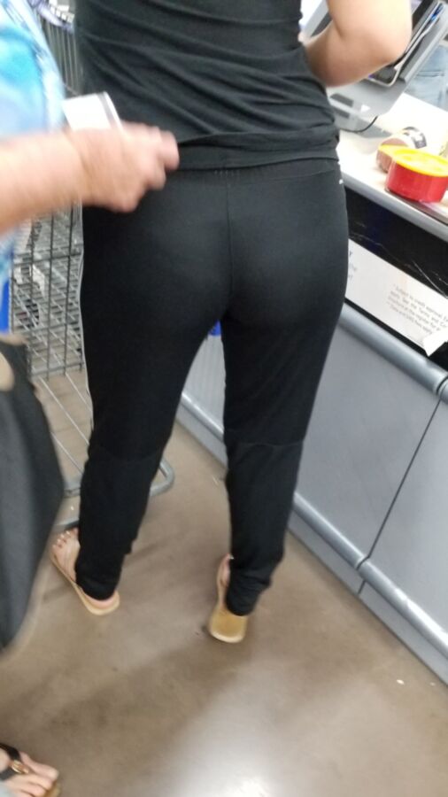 Free porn pics of More candid asses in yoga pants 10 of 24 pics