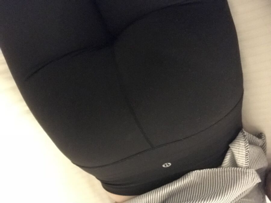 Free porn pics of wife leggings juicy ass 8 of 14 pics