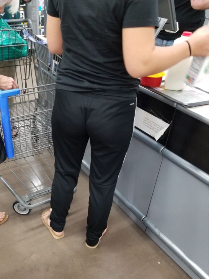 Free porn pics of More candid asses in yoga pants 9 of 24 pics