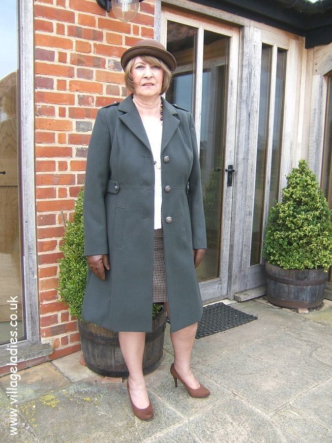 Free porn pics of Kelly - Grey coat and brown hat 11 of 158 pics
