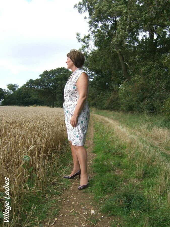 Free porn pics of Kelly flowered dress in the countryside 4 of 83 pics