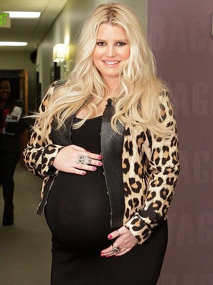 Free porn pics of Pregnant Jessica Simpson 13 of 316 pics