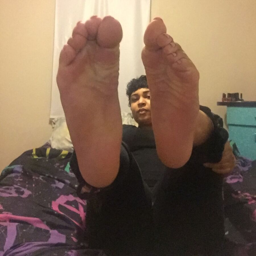 Free porn pics of Flat footed Queen 24 of 303 pics