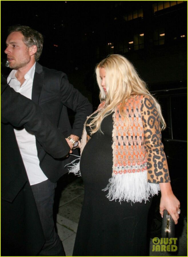 Free porn pics of Pregnant Jessica Simpson 10 of 316 pics