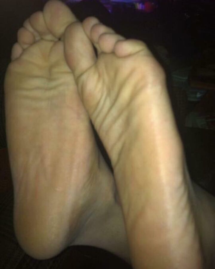 Free porn pics of Flat footed Queen 16 of 303 pics