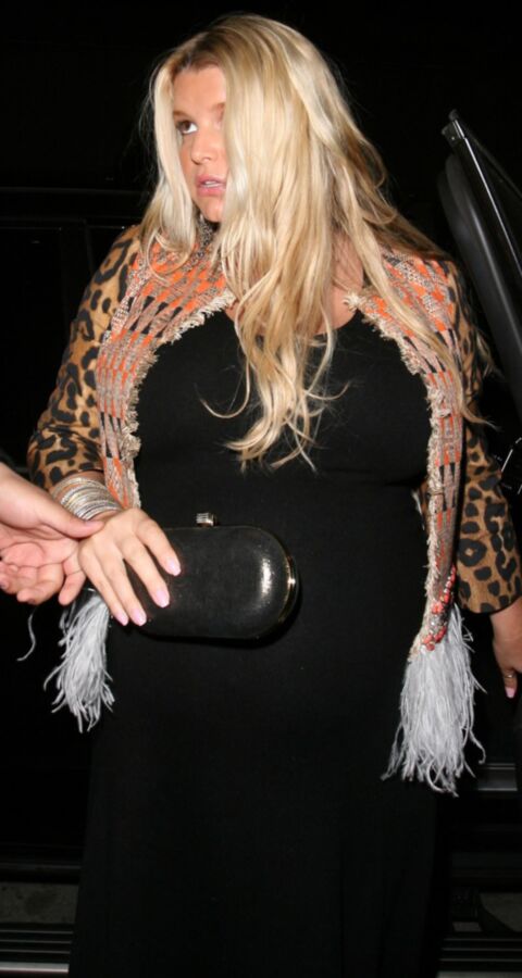 Free porn pics of Pregnant Jessica Simpson 4 of 316 pics