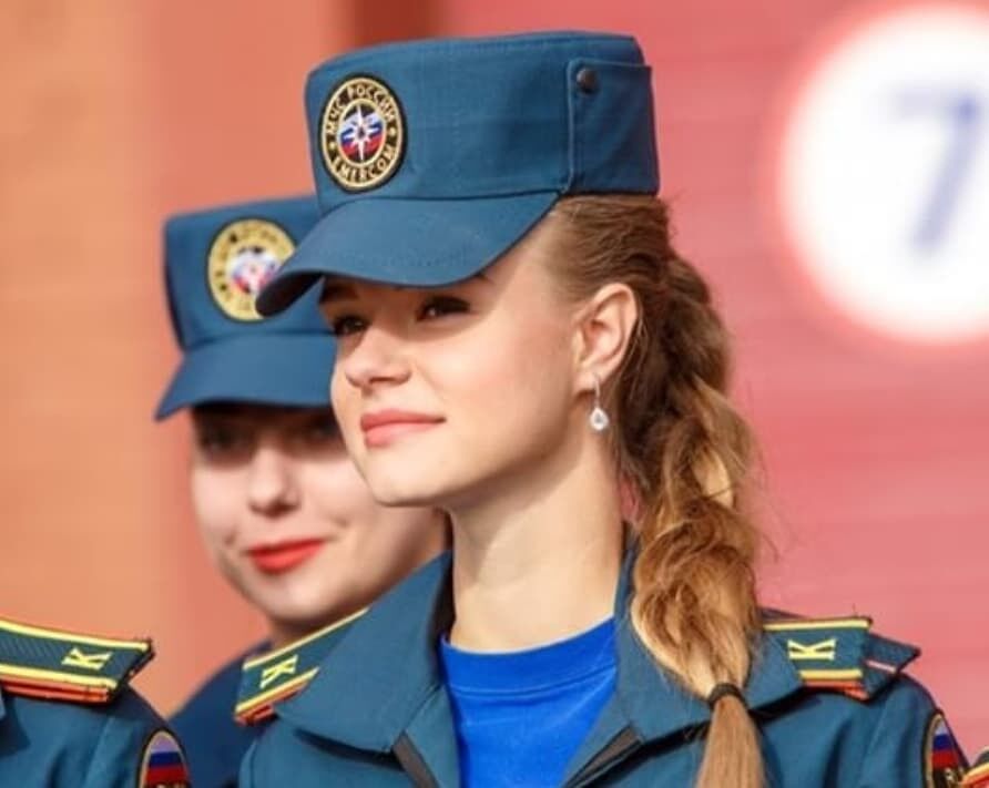 Free porn pics of Military russian girls 23 of 27 pics