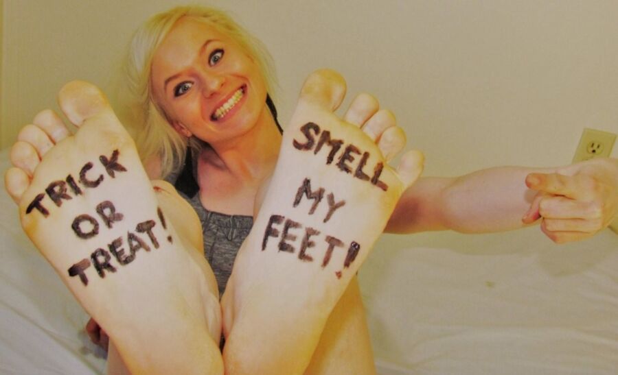 Free porn pics of Contribution - Trick or Treat, Smell my Feet! 3 of 23 pics