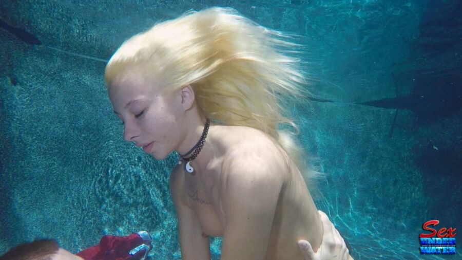 Free porn pics of underwater smut 3 of 221 pics