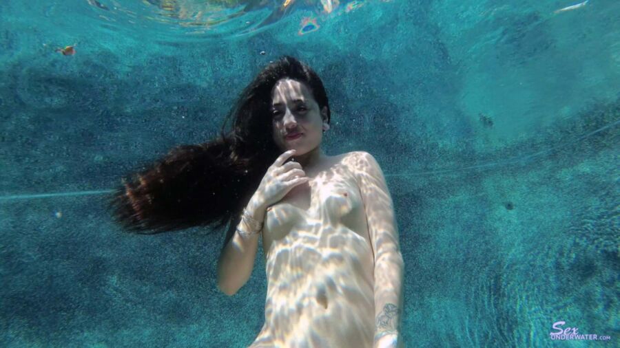 Free porn pics of underwater smut 24 of 221 pics