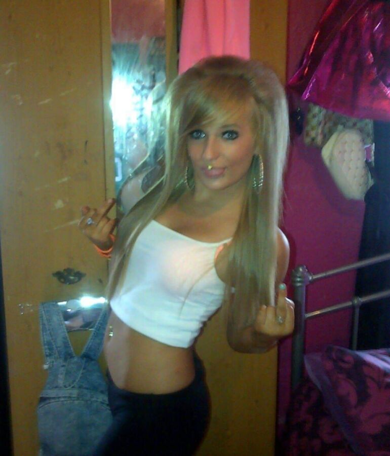 Free porn pics of Chav teen bimbo/barbie Katie  10 of 16 pics