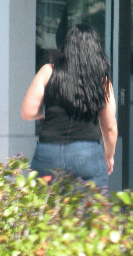 Free porn pics of A super chubby plump ass to be proud of, in TIGHT jeans.  Nice.  4 of 5 pics