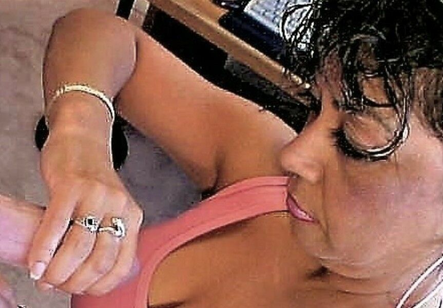 Free porn pics of  Los handjobs de Patti Reyes exponen toda la edicin estrella! 11 of 44 pics