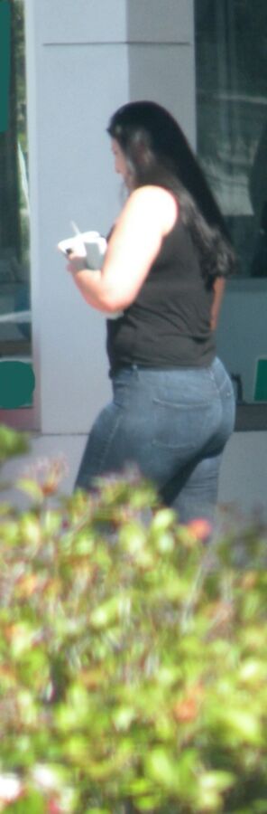 Free porn pics of A super chubby plump ass to be proud of, in TIGHT jeans.  Nice.  2 of 5 pics