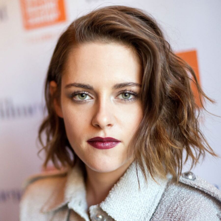 Free porn pics of Kristen Stewart 18 of 80 pics