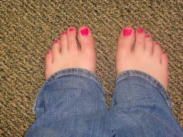 Free porn pics of Pink toenails 1 of 7 pics