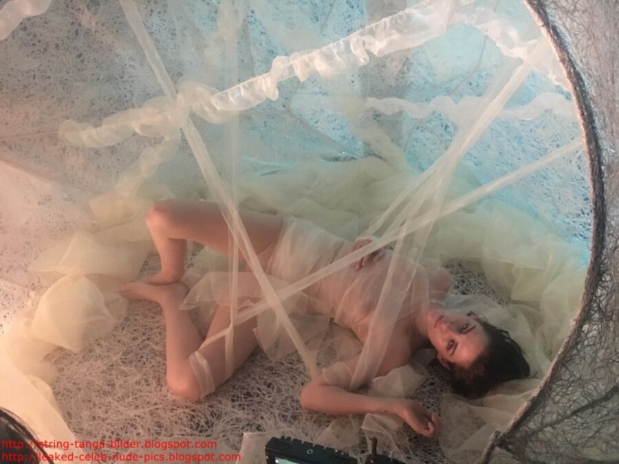 Free porn pics of Kristen Stewart 19 of 80 pics