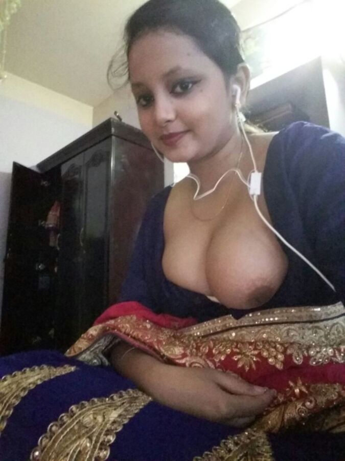 Free porn pics of Indian aunty 6 of 31 pics