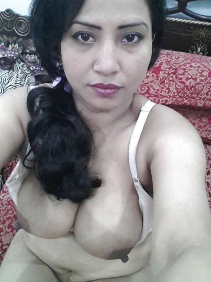 Free porn pics of Indian hot wife with big boobs 7 of 8 pics