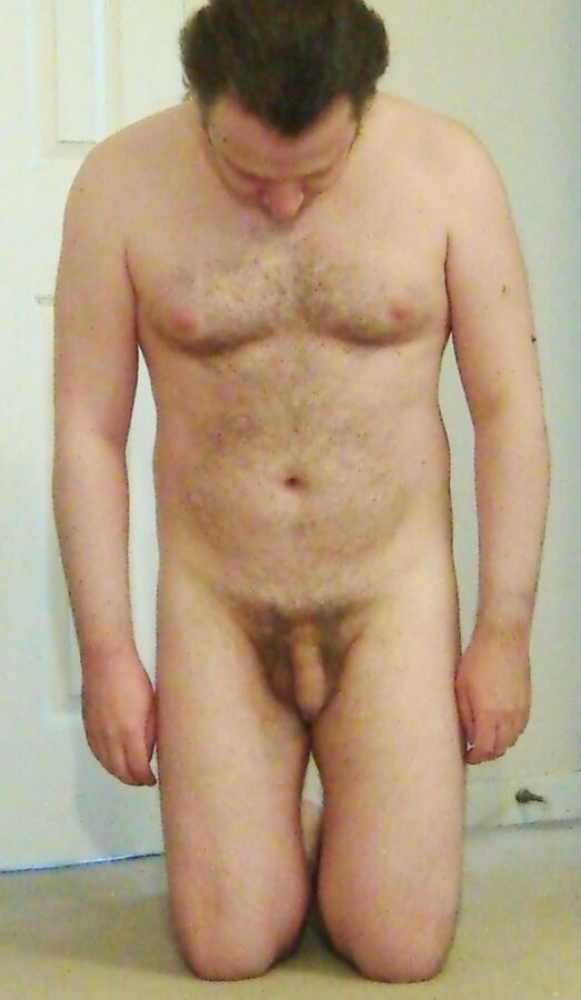 Free porn pics of Nude Man Kneeling 1 of 4 pics