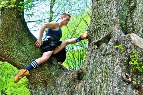 Free porn pics of gay men wearing tube socks in the park 14 of 30 pics