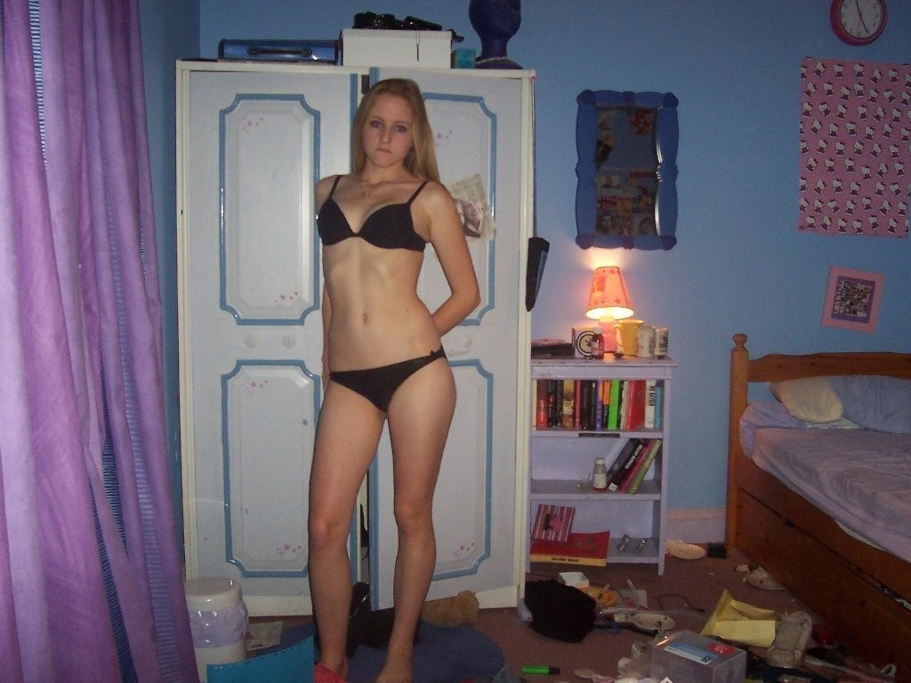 Free porn pics of Tessa Warwick Uni 7 of 14 pics
