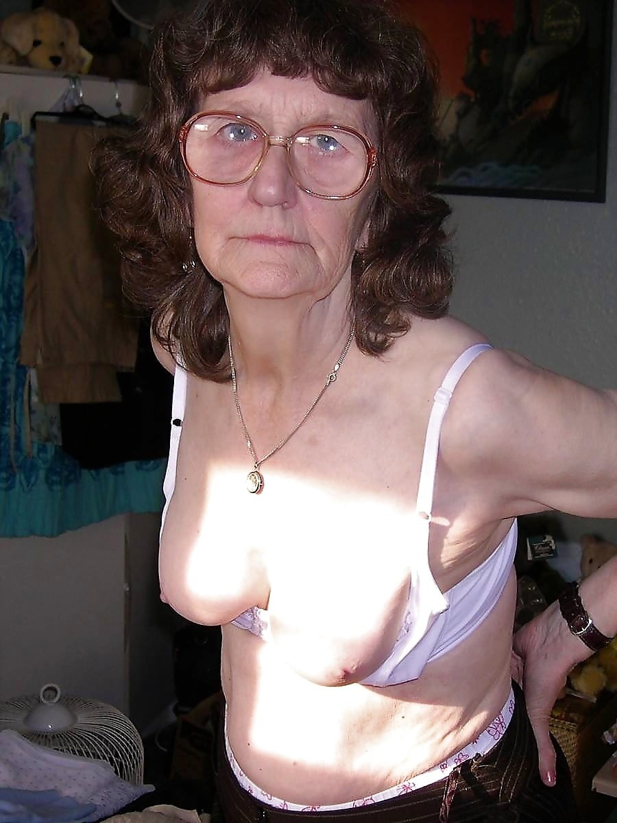 Free porn pics of Old slut granny jenny showing her nice tits 5 of 5 pics