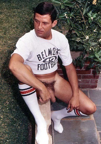 Free porn pics of gay men wearing tube socks in the park 5 of 30 pics