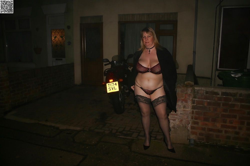 Free porn pics of Exposed - UK BBW MILF toying and flashing 9 of 10 pics