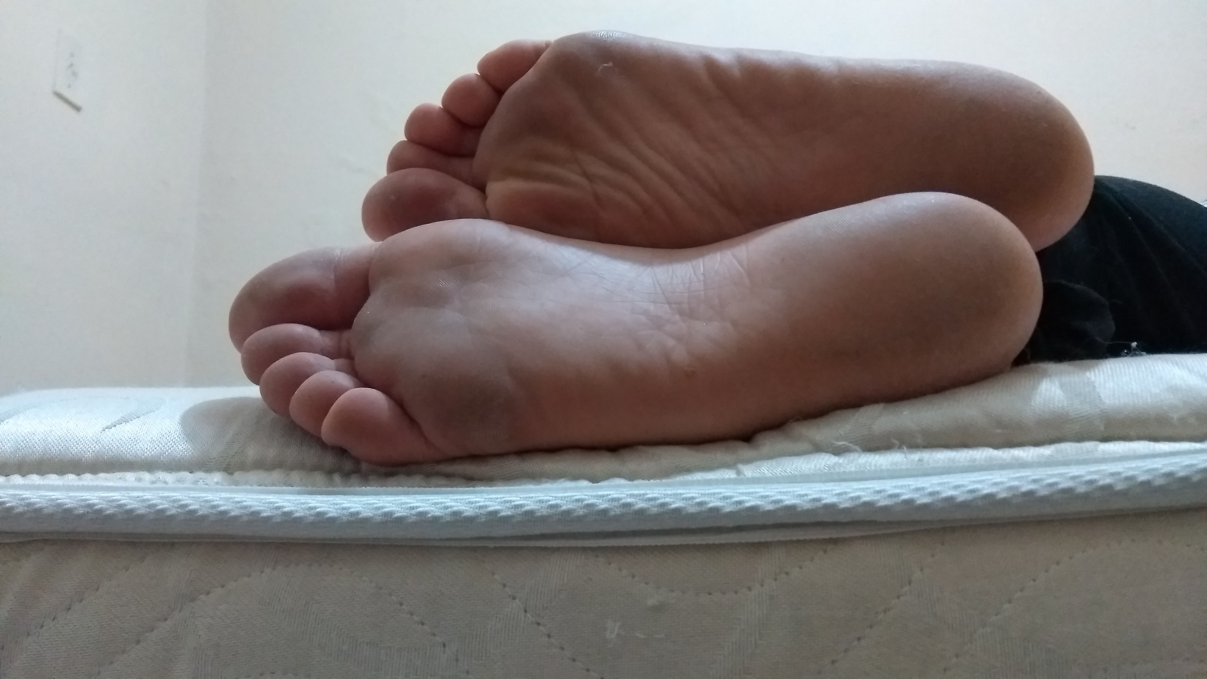Free porn pics of Chubby girl feet soles 7 of 8 pics
