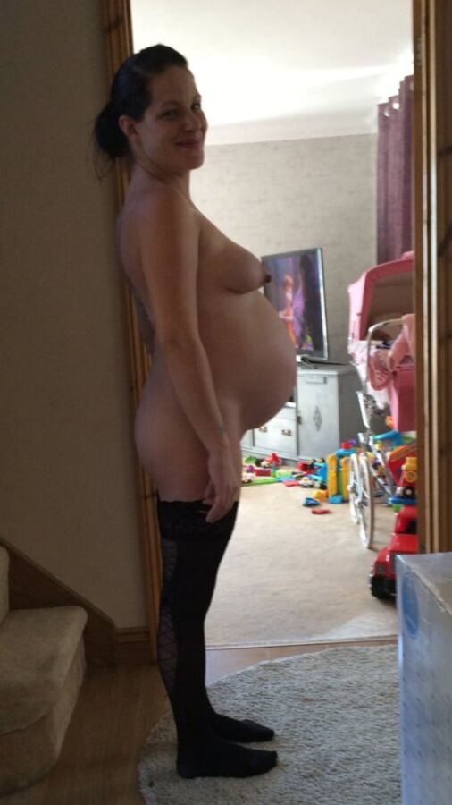 Free porn pics of sexy pregnant wife a few years ago 2 of 6 pics