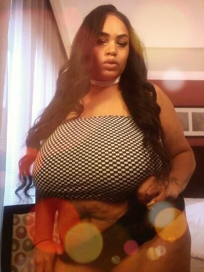 Free porn pics of Brite SUPER BBW Black girl THICK BELLY, CHUNKY HIPS, huge tits 5 of 15 pics