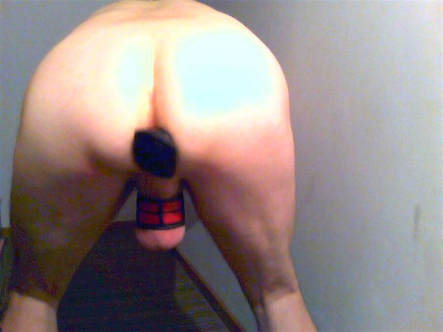 Free porn pics of slave has to lick used plug 9 of 9 pics