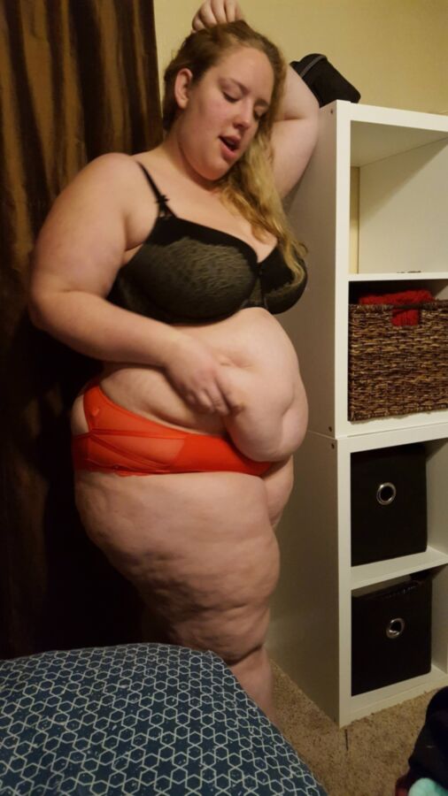 Free porn pics of BBWs Waiting to Be Used 2 of 6 pics