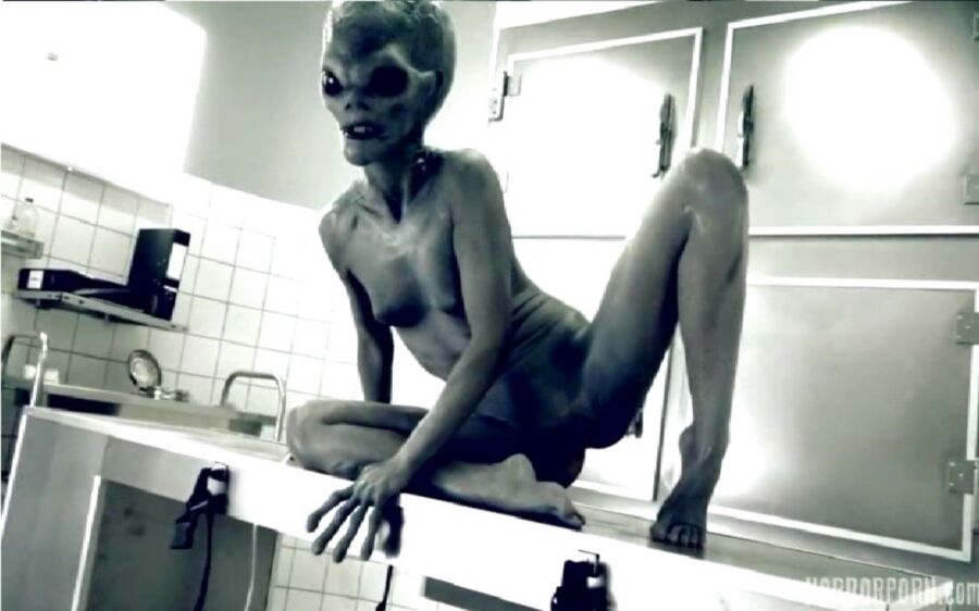 Free porn pics of Horror Porn - Fucking a female alien 7 of 9 pics
