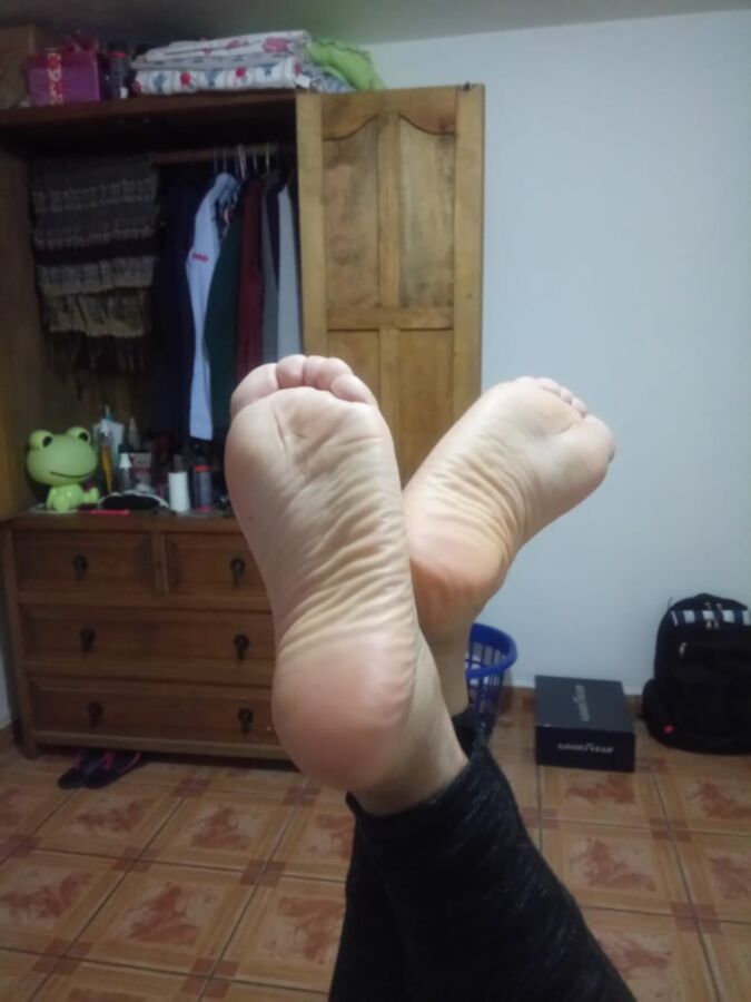 Free porn pics of Latina girl feet soles 3 of 3 pics