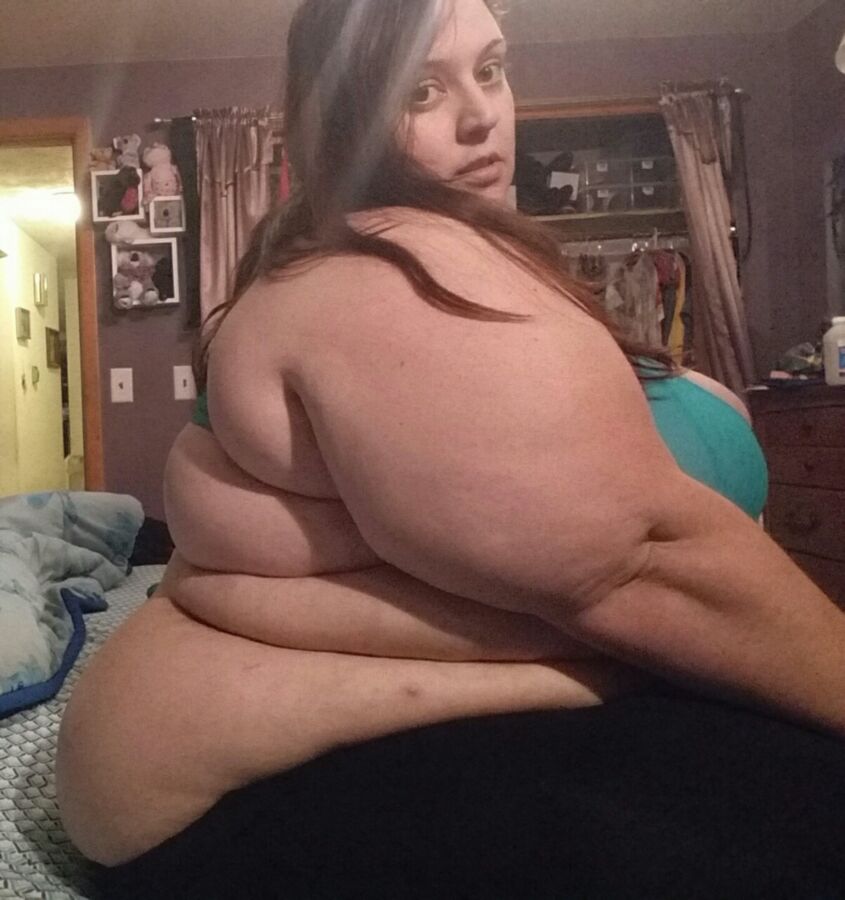 Free porn pics of Big Belly Sluts 1 of 12 pics