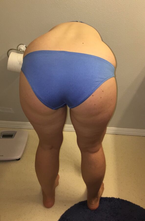 Free porn pics of Bend over wife 6 of 9 pics