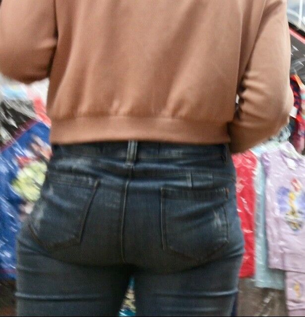 Free porn pics of Petite Jeans Booty Milf 4 of 26 pics