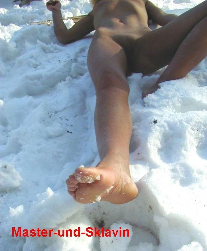 Free porn pics of Slave in Snow 5 of 7 pics