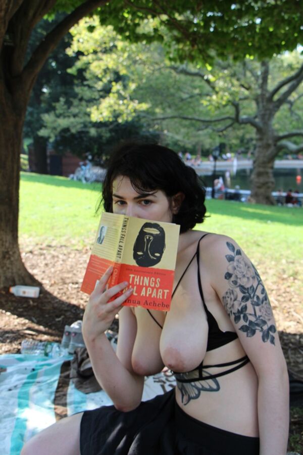 Free porn pics of MsRosieWilde - hot NYC amateur topless reader great tits 13 of 60 pics