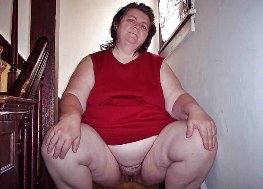 Free porn pics of BBW Granny spreading her legs 8 of 17 pics