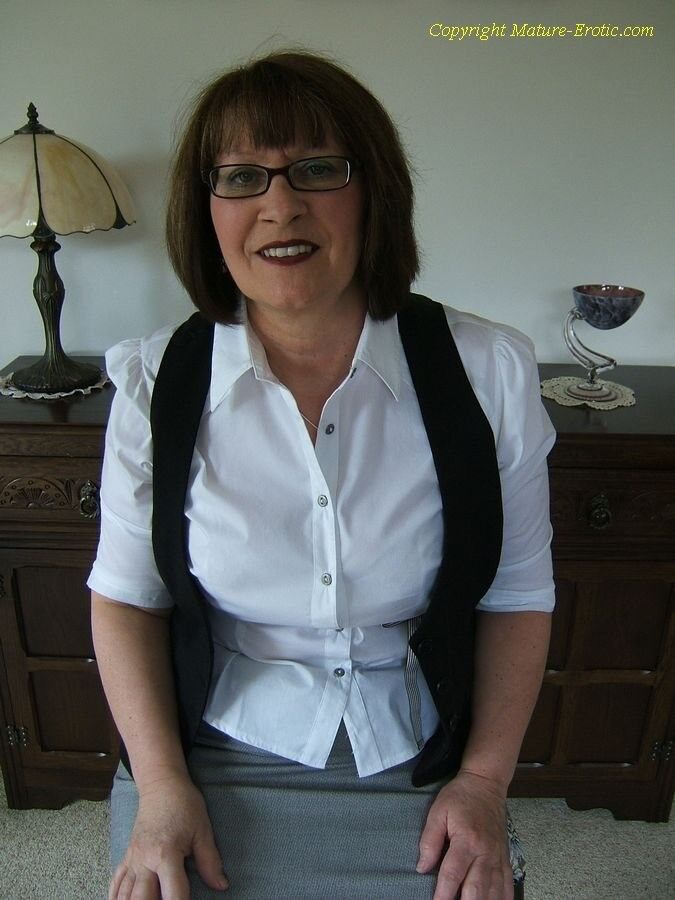 Free porn pics of Kelly - black waistcoat, grey skirt 22 of 139 pics