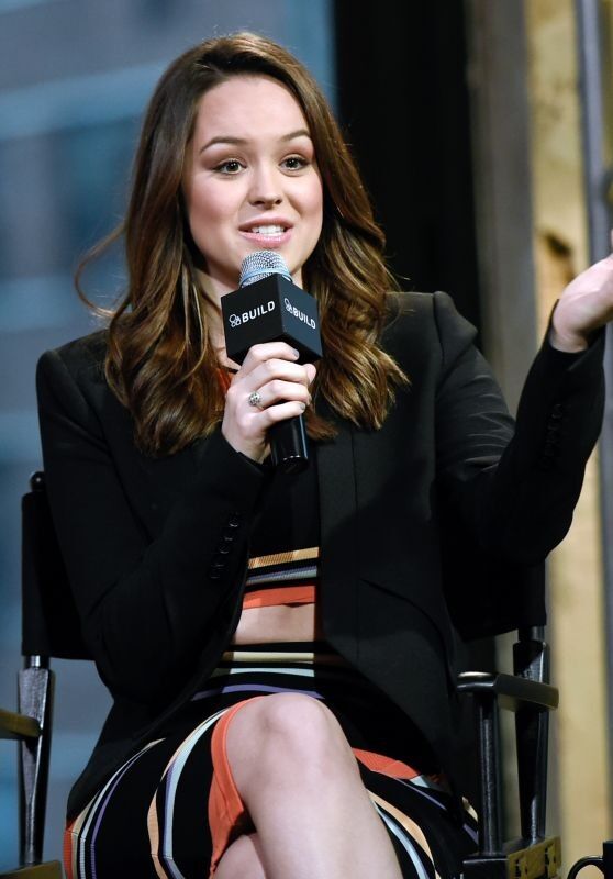 Free porn pics of Hayley Orrantia 17 of 164 pics