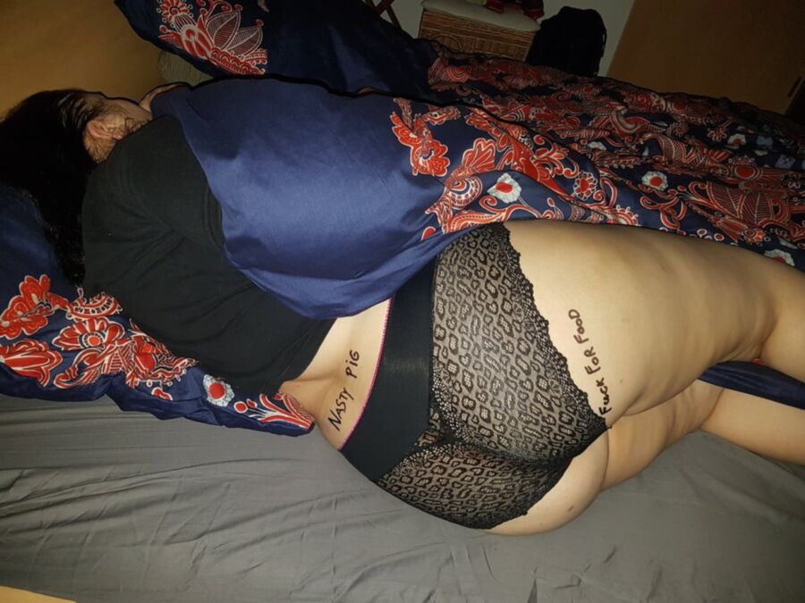 Free porn pics of Sleeping Fat Pig Wife Humiliation  12 of 13 pics