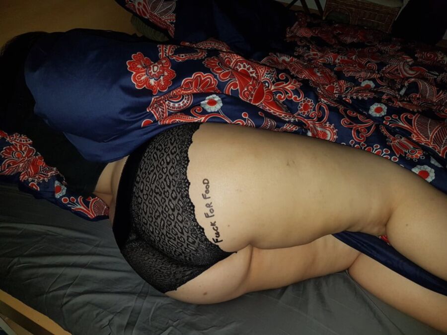 Free porn pics of Sleeping Fat Pig Wife Humiliation  11 of 13 pics