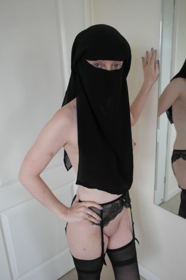 Free porn pics of Niqab and Stockings 13 of 46 pics