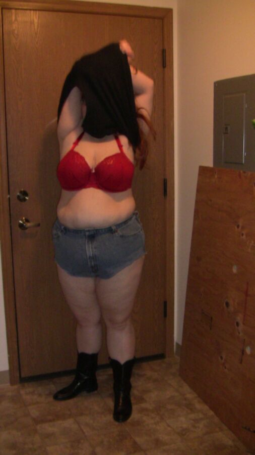Free porn pics of kate wears cutoff jean shorts 2 of 23 pics