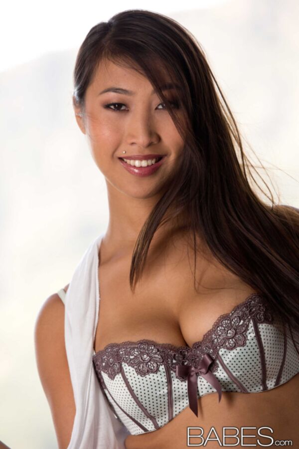 Free porn pics of Sharon Lee: pure seduction 3 of 189 pics