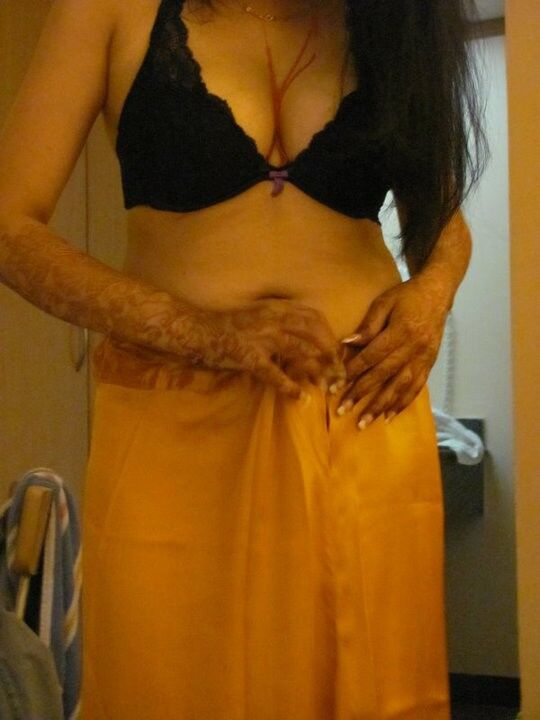 Free porn pics of Desi Wife Nikki 24 of 247 pics